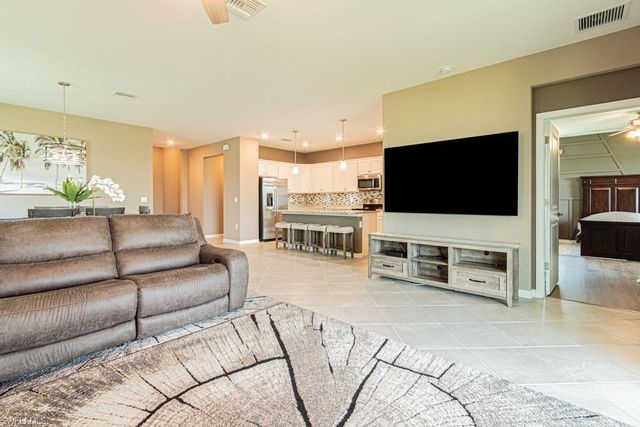 3943 E Hampton CIR, Alva, FL 33920