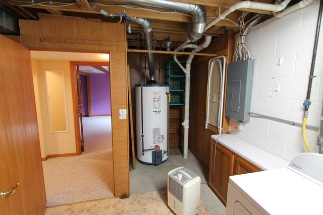 915 Park CIRCLE, Union Grove, WI 53182