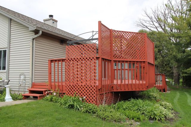 915 Park CIRCLE, Union Grove, WI 53182