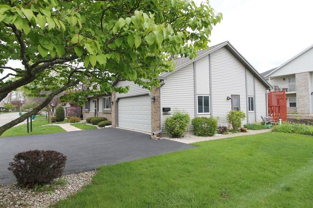 915 Park CIRCLE, Union Grove, WI 53182