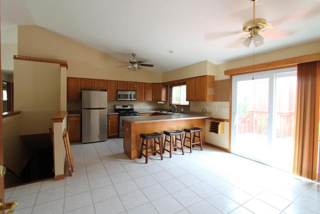 915 Park CIRCLE, Union Grove, WI 53182