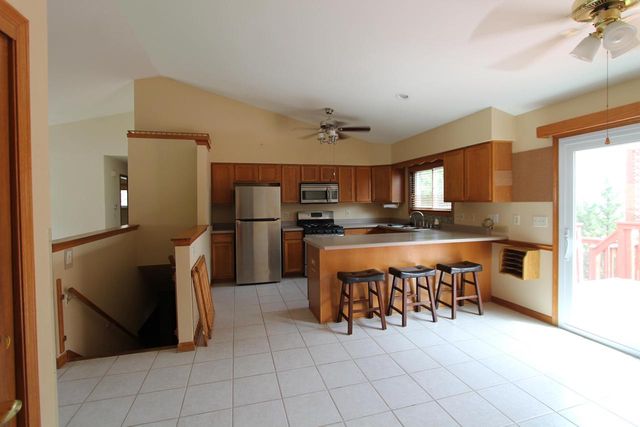 915 Park CIRCLE, Union Grove, WI 53182