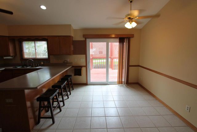 915 Park CIRCLE, Union Grove, WI 53182