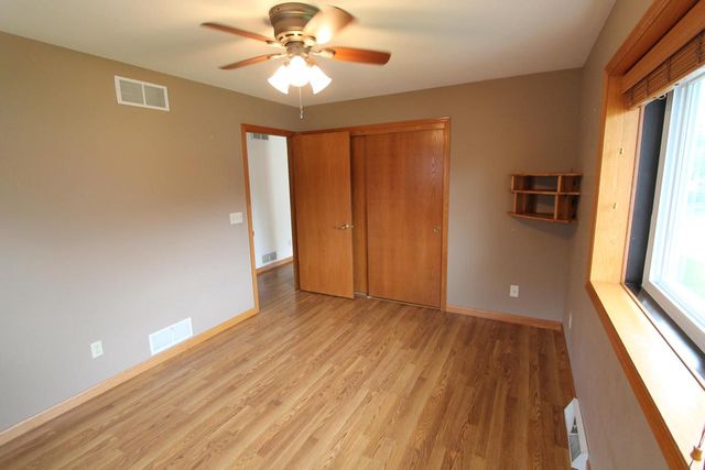 915 Park CIRCLE, Union Grove, WI 53182