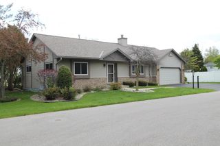 915 Park CIRCLE, Union Grove, WI 53182