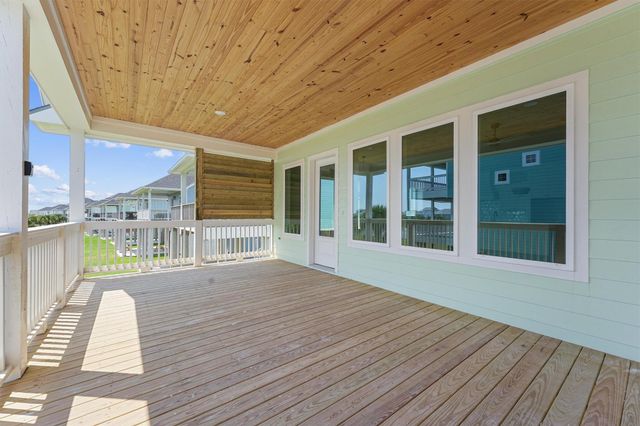 22807 Cuadro Street, Galveston, TX 77554