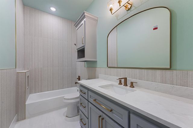 22807 Cuadro Street, Galveston, TX 77554