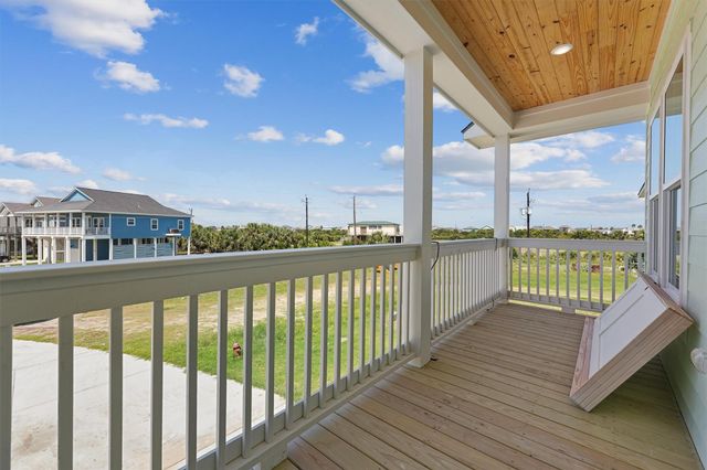 22807 Cuadro Street, Galveston, TX 77554