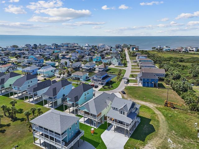 22807 Cuadro Street, Galveston, TX 77554