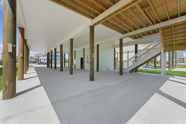 22807 Cuadro Street, Galveston, TX 77554