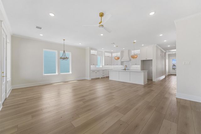 22807 Cuadro Street, Galveston, TX 77554