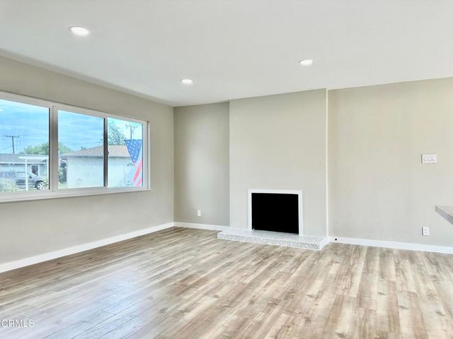 445 Mara Avenue, Ventura, CA 93004