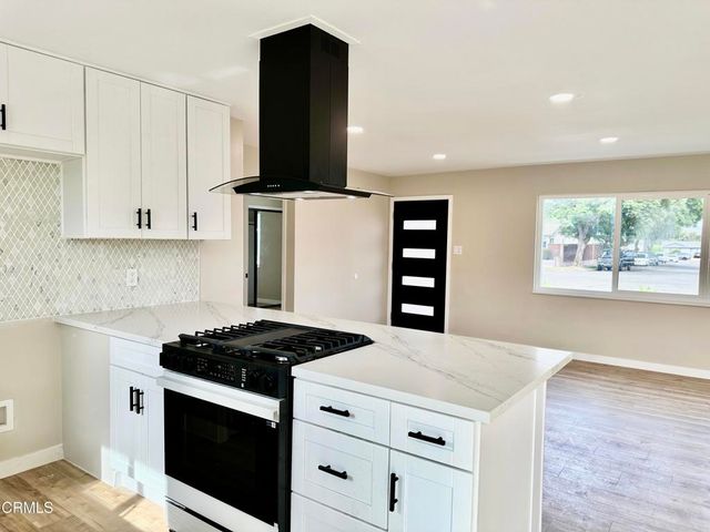 445 Mara Avenue, Ventura, CA 93004