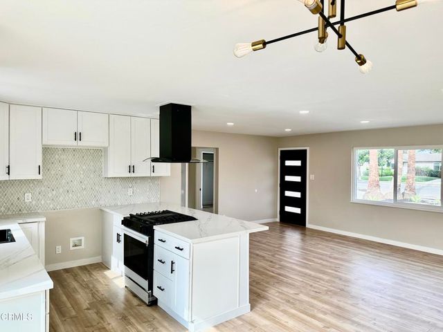 445 Mara Avenue, Ventura, CA 93004