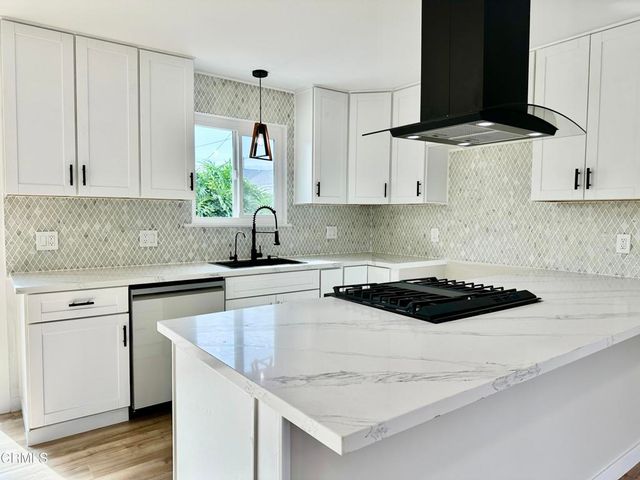 445 Mara Avenue, Ventura, CA 93004