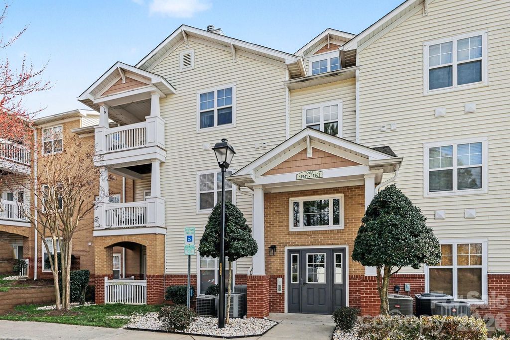 11949 Ridgeway Park Drive, Charlotte, NC 28277