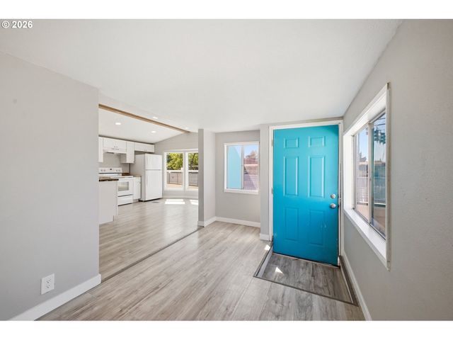 7227 Se FLAVEL St, Portland, OR 97206