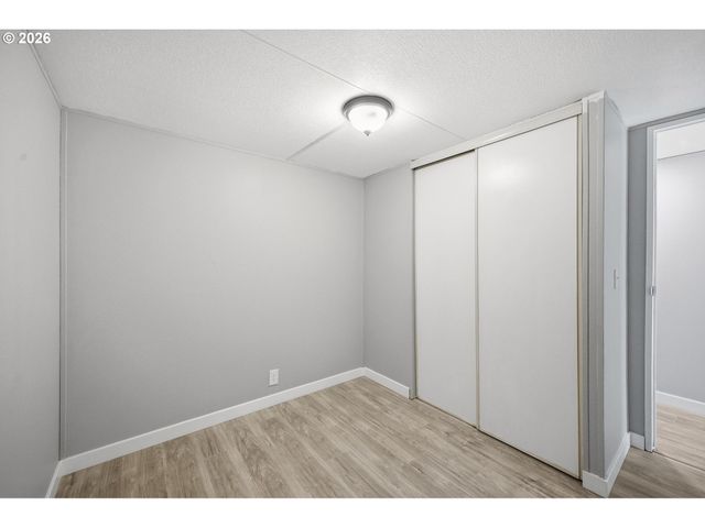 7227 Se FLAVEL St, Portland, OR 97206
