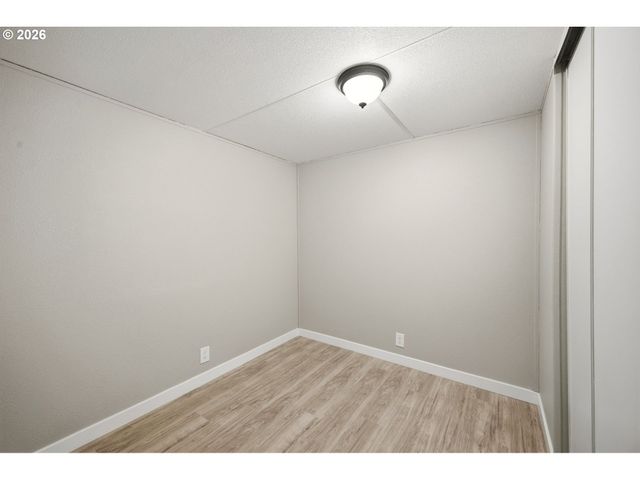 7227 Se FLAVEL St, Portland, OR 97206