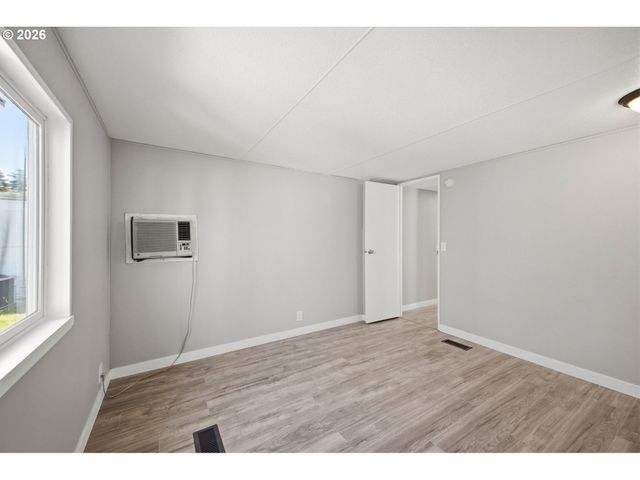 7227 Se FLAVEL St, Portland, OR 97206