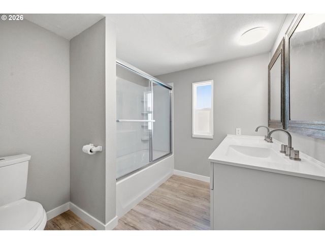 7227 Se FLAVEL St, Portland, OR 97206