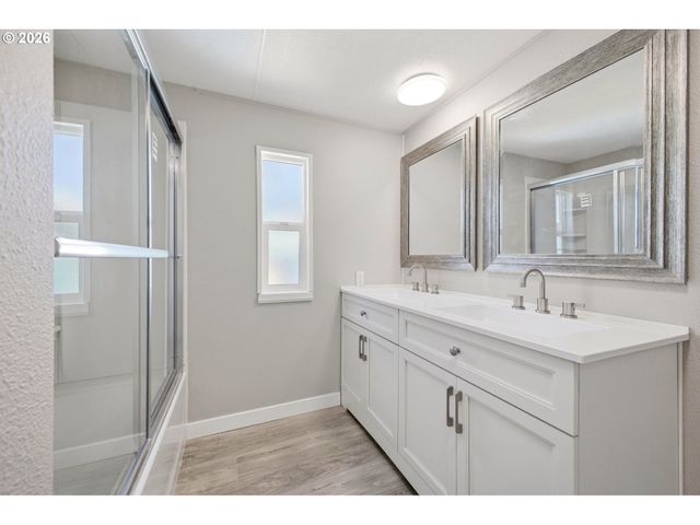 7227 Se FLAVEL St, Portland, OR 97206