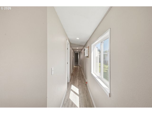 7227 Se FLAVEL St, Portland, OR 97206