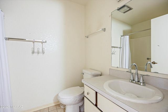 400 N Calle De Las Profetas, Green Valley, AZ 85614