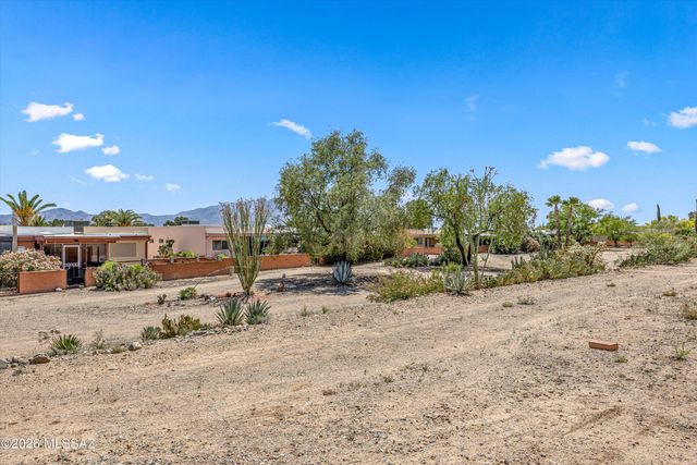 400 N Calle De Las Profetas, Green Valley, AZ 85614