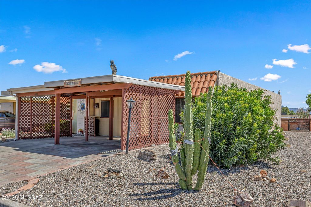 400 N Calle De Las Profetas, Green Valley, AZ 85614