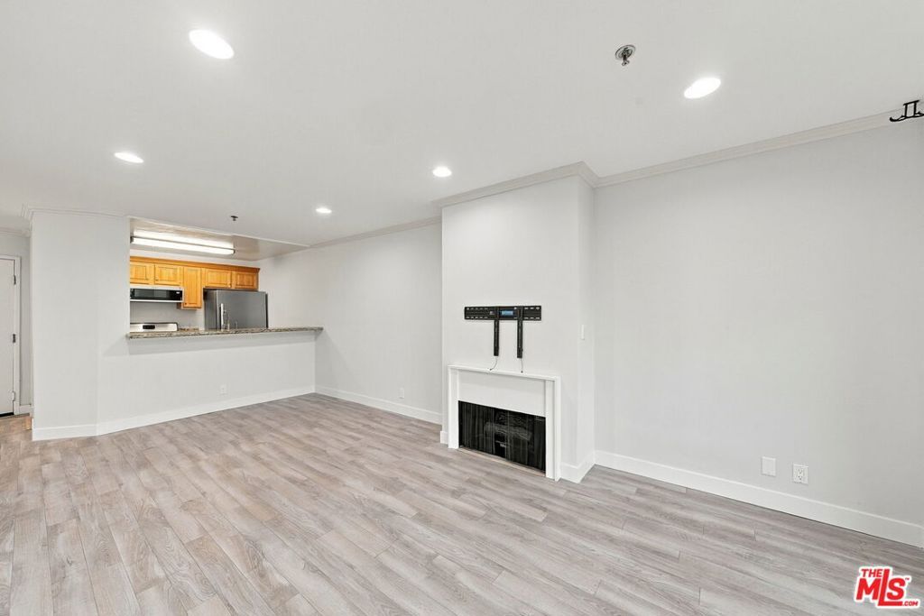 4401 Sepulveda Boulevard 208, Los Angeles, CA 91403 — photo 3