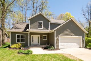 1401 Whispering Trail, Benton Harbor, MI 49022