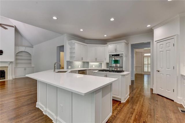 7040 Laurel Oak Drive, Suwanee, GA 30024