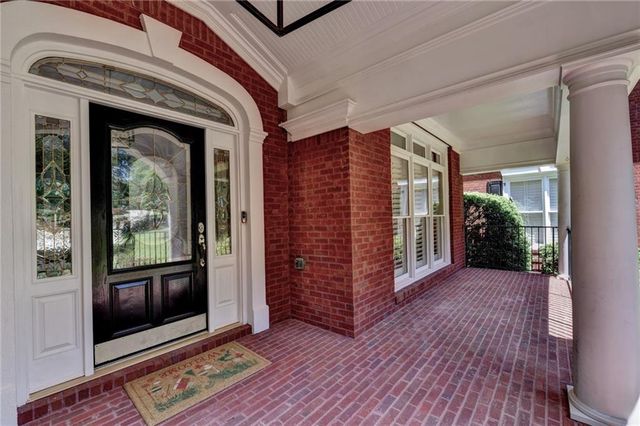 7040 Laurel Oak Drive, Suwanee, GA 30024