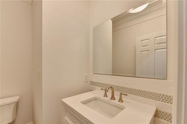 7040 Laurel Oak Drive, Suwanee, GA 30024