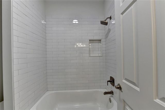 7040 Laurel Oak Drive, Suwanee, GA 30024