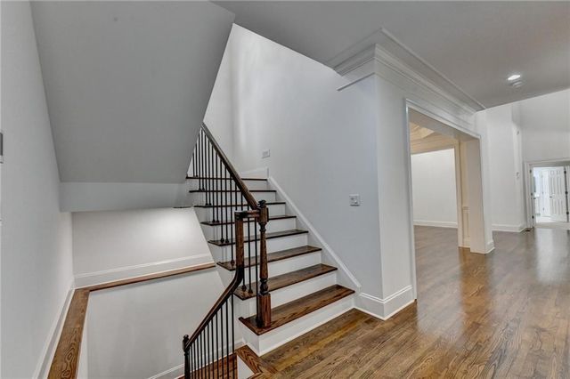 7040 Laurel Oak Drive, Suwanee, GA 30024