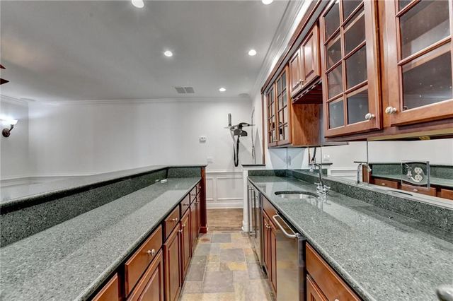 7040 Laurel Oak Drive, Suwanee, GA 30024