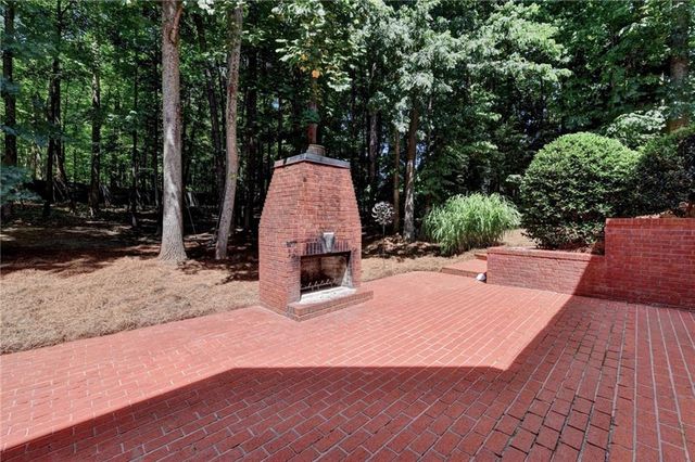 7040 Laurel Oak Drive, Suwanee, GA 30024