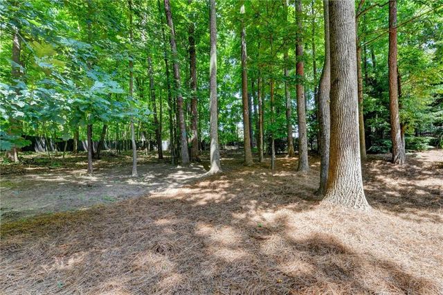 7040 Laurel Oak Drive, Suwanee, GA 30024