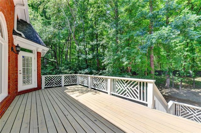 7040 Laurel Oak Drive, Suwanee, GA 30024