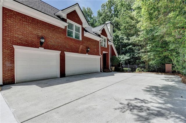 7040 Laurel Oak Drive, Suwanee, GA 30024