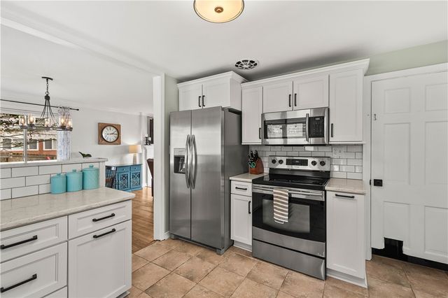 2825 Anderson Dr, Hampton, PA 15101