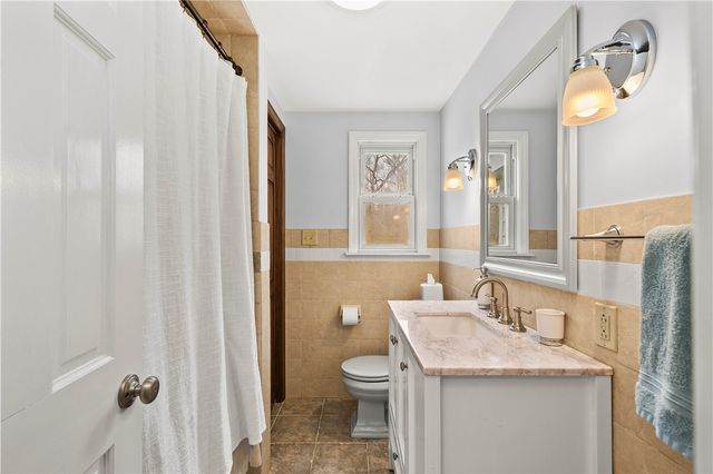 2825 Anderson Dr, Hampton, PA 15101