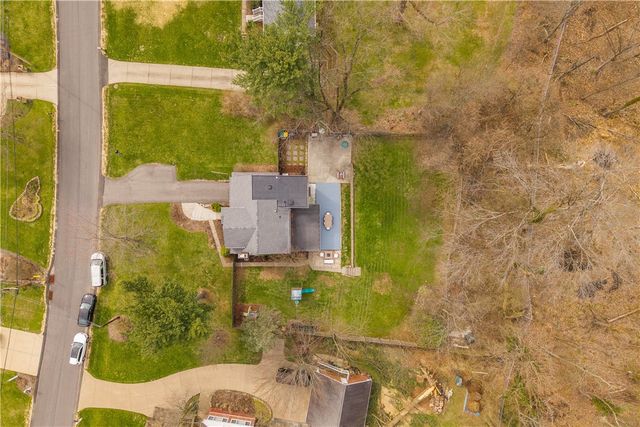 2825 Anderson Dr, Hampton, PA 15101