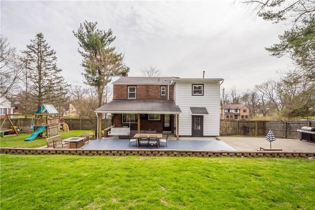 2825 Anderson Dr, Hampton, PA 15101