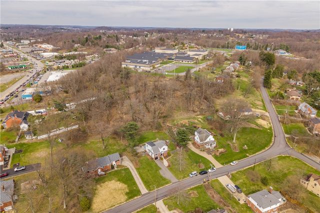 2825 Anderson Dr, Hampton, PA 15101