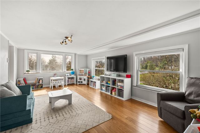 2825 Anderson Dr, Hampton, PA 15101