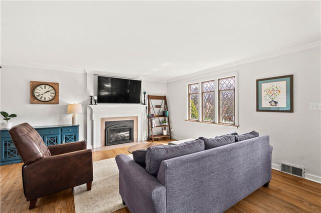 2825 Anderson Dr, Hampton, PA 15101