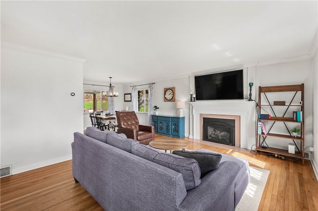 2825 Anderson Dr, Hampton, PA 15101